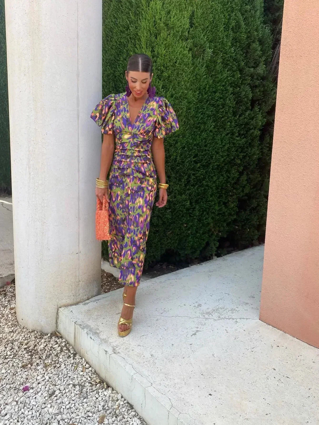 Loren | Robe Midi Vibrante avec Manches Bouffantes